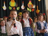 Program świąteczny przygotowali uczniowie najmłodszych klas SP w Grzywnie.